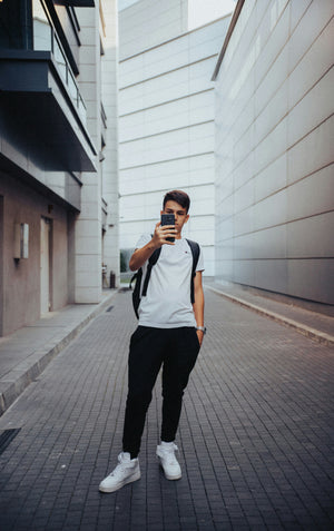 Scrolling image 15
